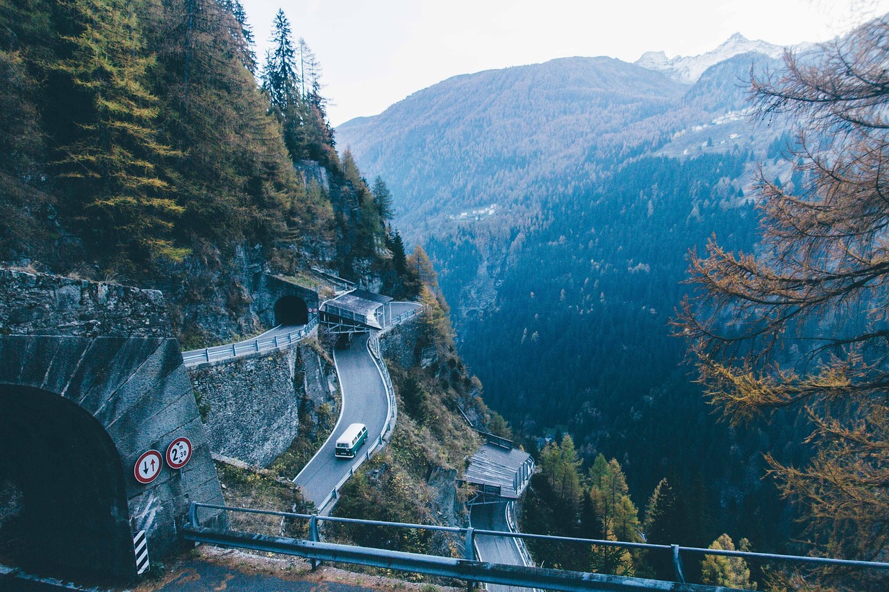 夢中的山路行