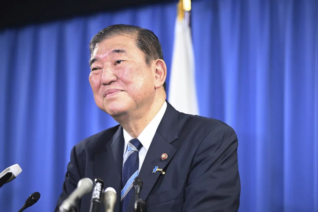 67歲石破茂，正式當選日本首相！他從政38年，早年曾在銀行工作！岸田內閣已集體辭職