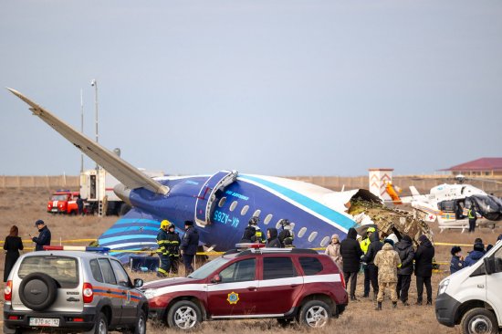 阿塞拜疆航空一架客機(jī)在哈薩克斯坦墜毀 乘機(jī)人數(shù)修正為69人