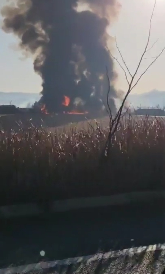 韓國客機(jī)撞墻起火事故已致28人死亡 客機(jī)疑似撞鳥 起落架未放下