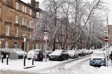 英國大降雪 多個機場跑道暫時關(guān)閉